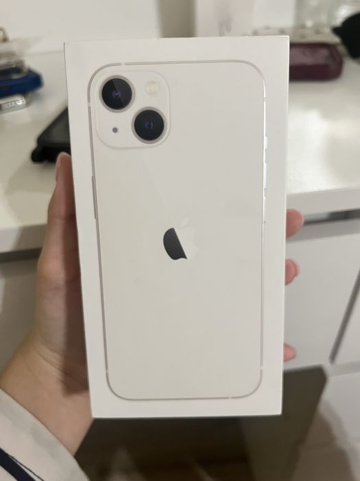 Продам Айфон 13.