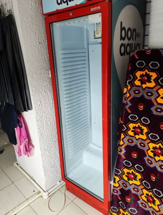 Витринный холодильник