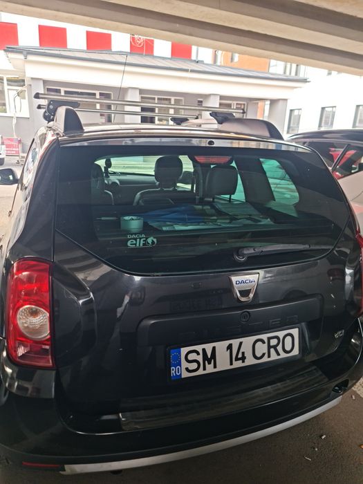 Vând Dacia Duster