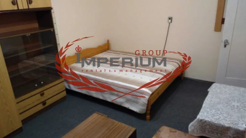 Двустаен обзаведен апартамент под наем в района на Окръжна болница, г