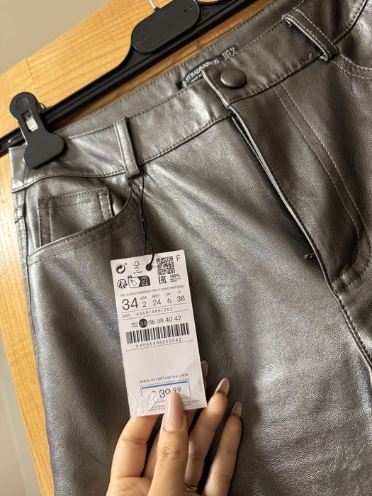 Pantaloni din piele ecologica
