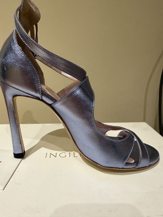 Сандали Ingliliz