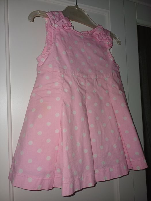 Vând 3 rochițe la prețul de 50 lei toate