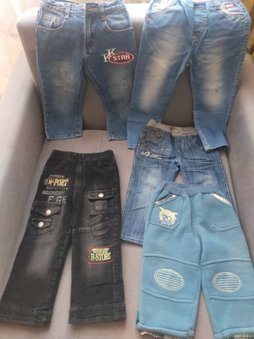 Куртка, джинсы,варежки продам..