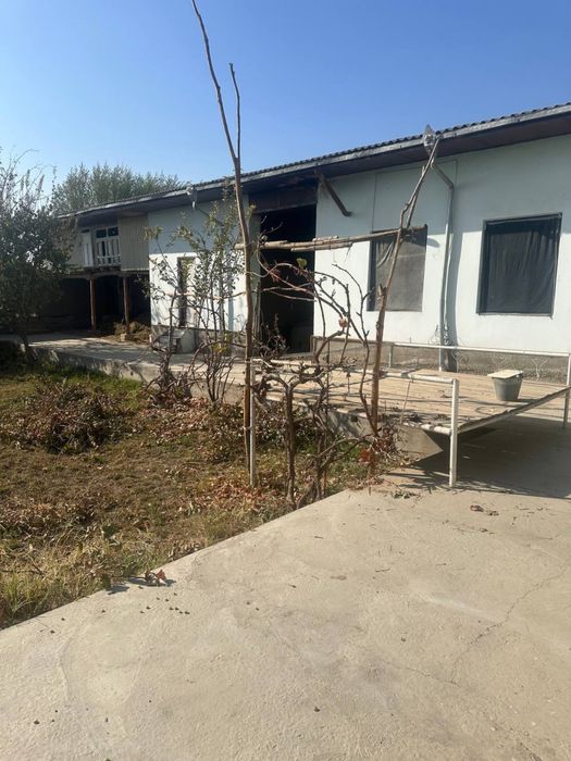 Uy sotiladi 2-etaj 8-sotix