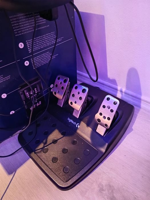 Volan Logitech g29 + pedalier