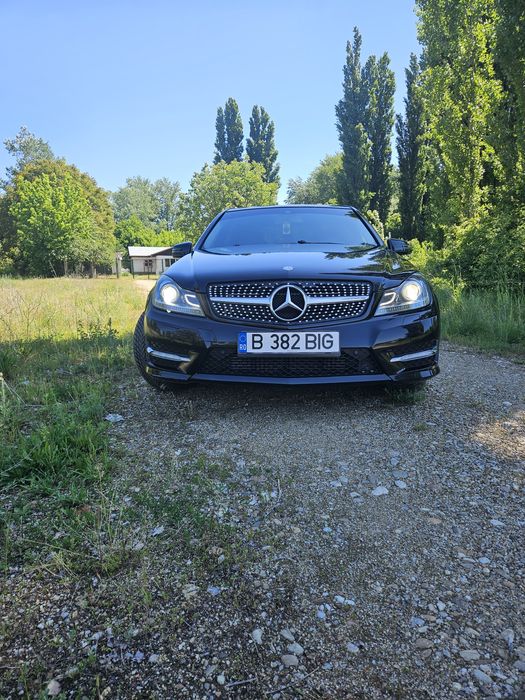Vând Mercedes C250