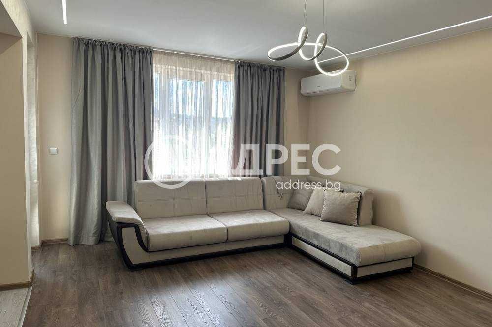 Дава се под наем Тристаен апартамент в Разград, Освобождение - 89 кв.м за 510 € - Снимка #1