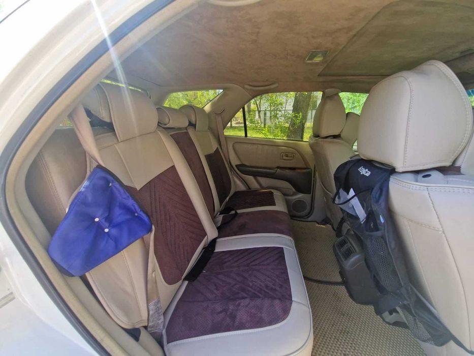 Продам лексус 300