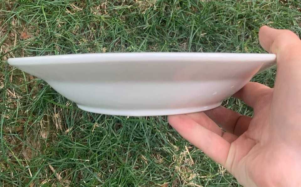 Белые касушки, суповые чашки и глубокие тарелки для пасты