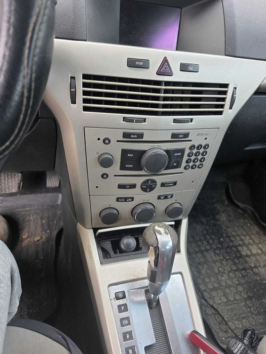 URGENT – Opel Astra H AUTOMATĂ 2005 – adaptată handicap – 1500€ NEGOCIABIL