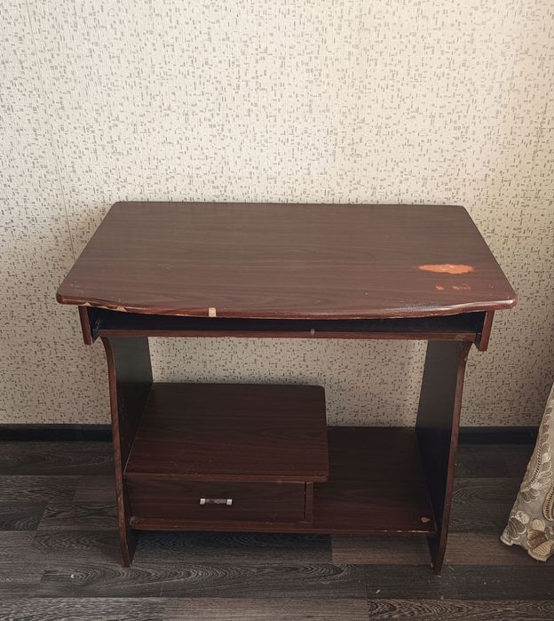 Компьютерный стол