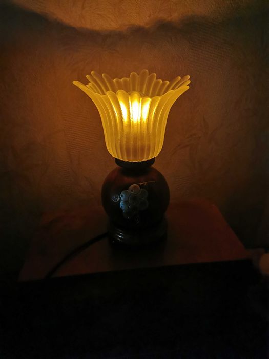 veche lampa comunism glob opalina si veioza vintage abajur floare lumina variabila