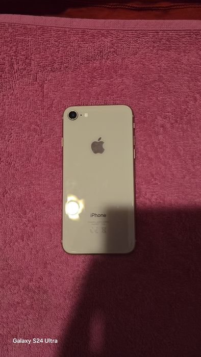 Айфон 8 64 GB като нов
