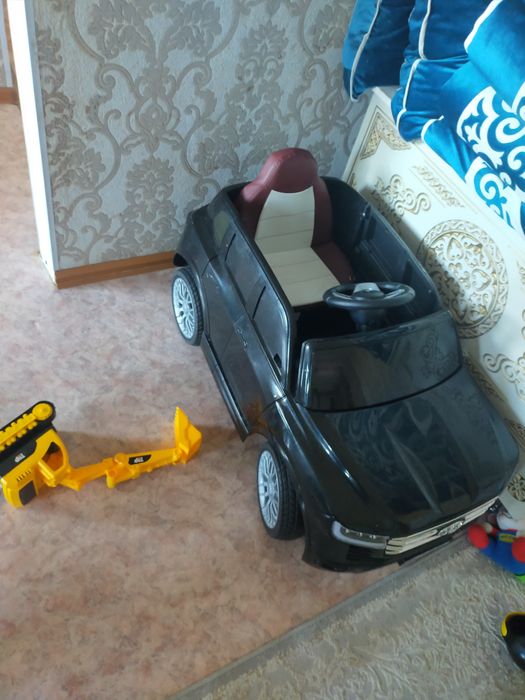 Машина с пультом детская