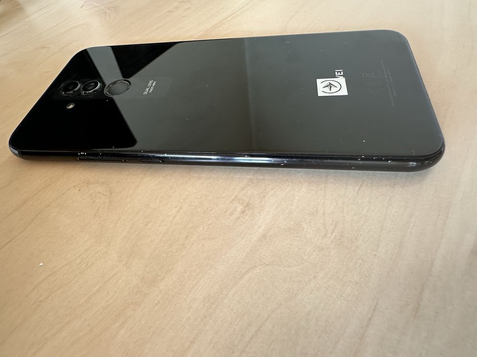 Продавам HUAWEI Mate 20 Lite