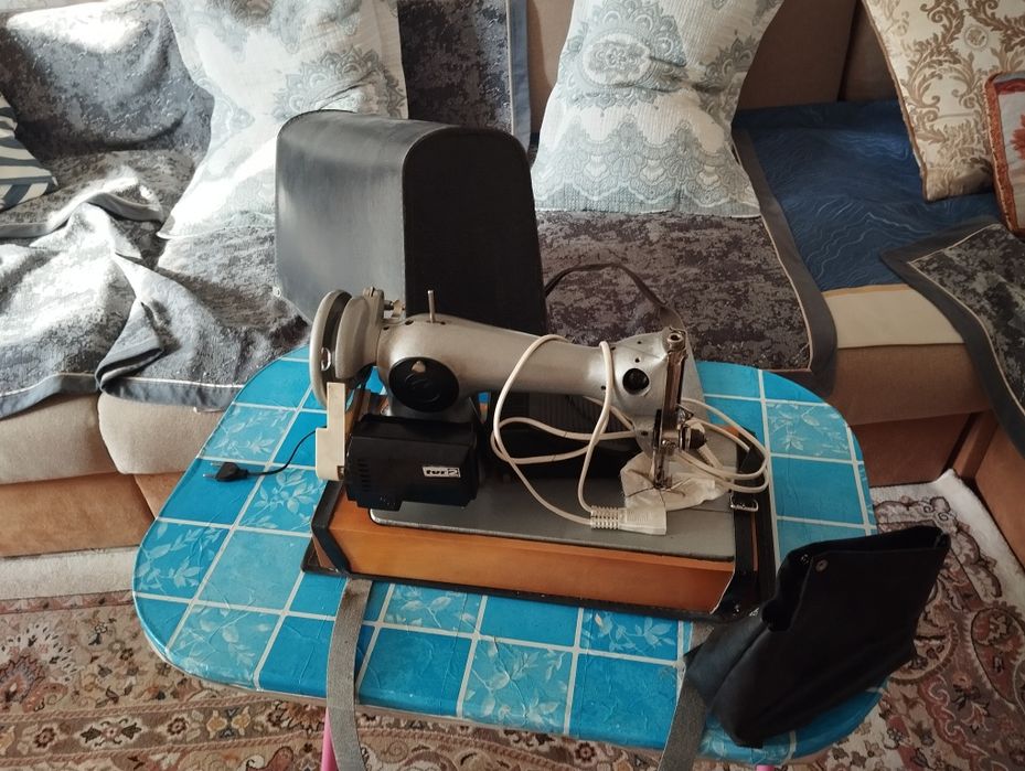 Швейная машина настольная