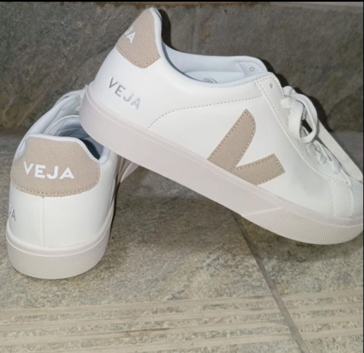 Кроссовки продам