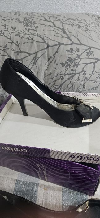 Продам выходные туфли