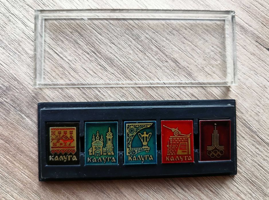 Колекции от значки Могилев и Калуга