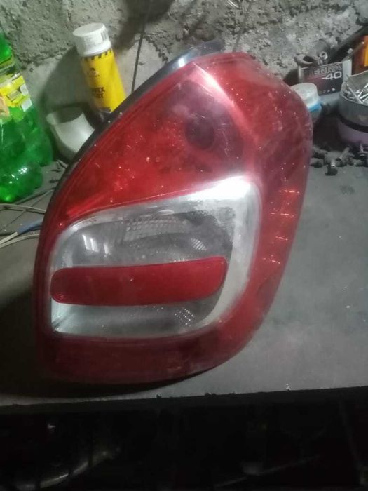 задний  фанарь на калину
