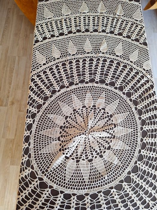 Плетена покривка за маса