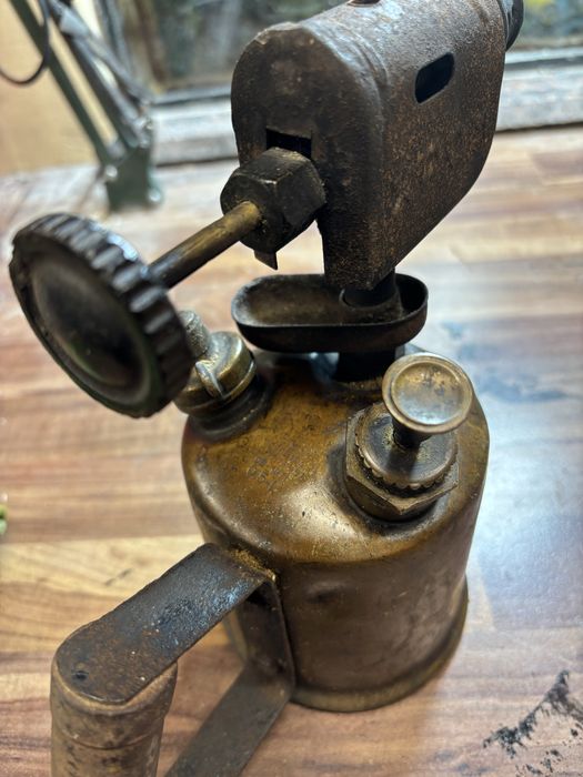 Бензинова горелка (лампа)