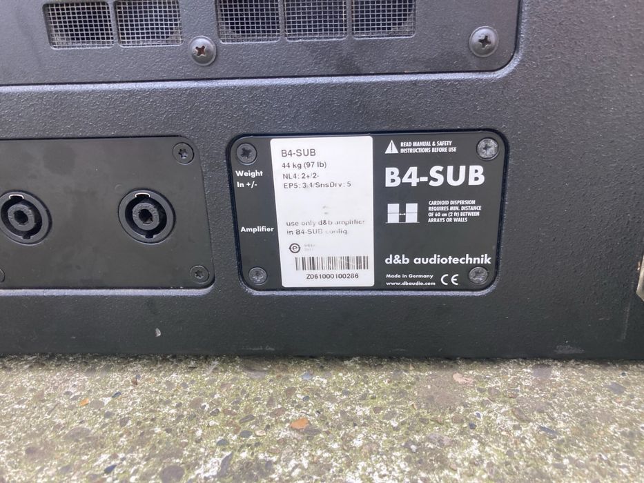 Vand subufar D&B audiotechnik B4 o pereche