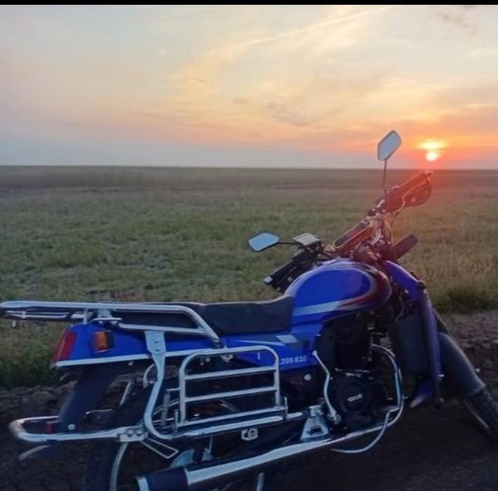 Продам мотоцыкл 200куб