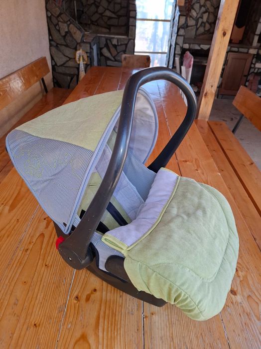 Две столчета за кола за 50 лв двете/ 0-18 кг