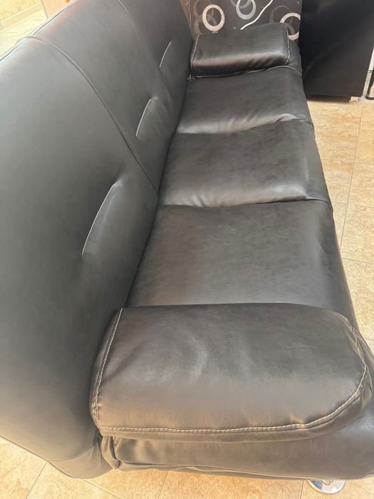 Диван от естествена кожа без забележки