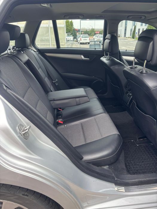 MERCEDES-BENZ C-Class 2012