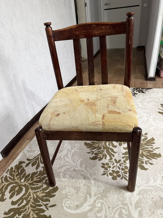 Продам стулья из дерева