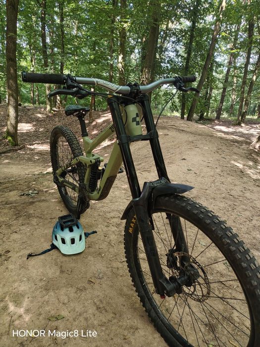 vand sau schimb downhill cube 215 race
