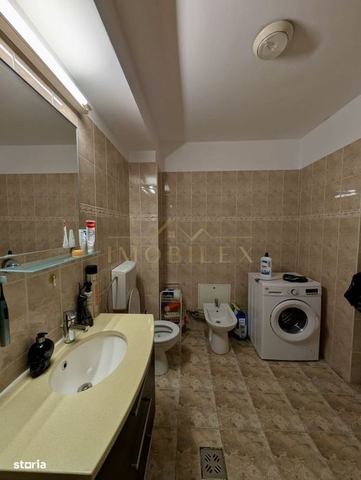 Apartament spatios, 3 camere, decomandate, parcare, zona Buna-Ziua