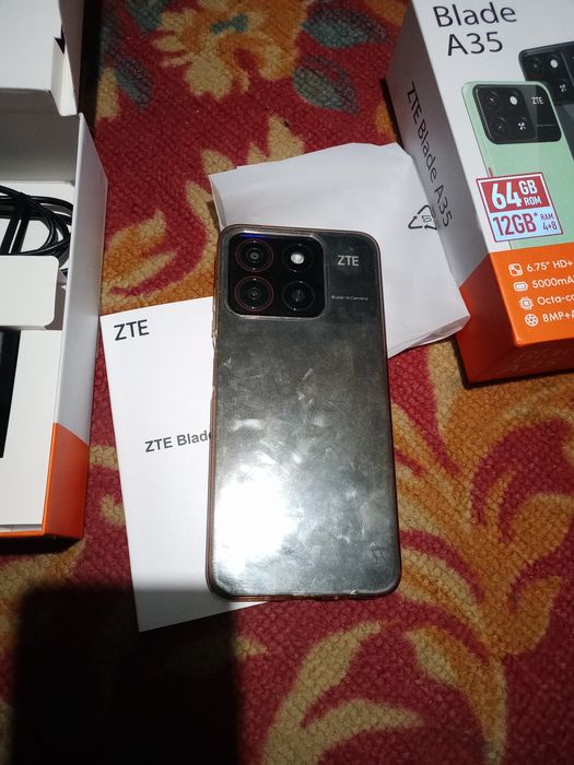 Продам смартфон ZTE