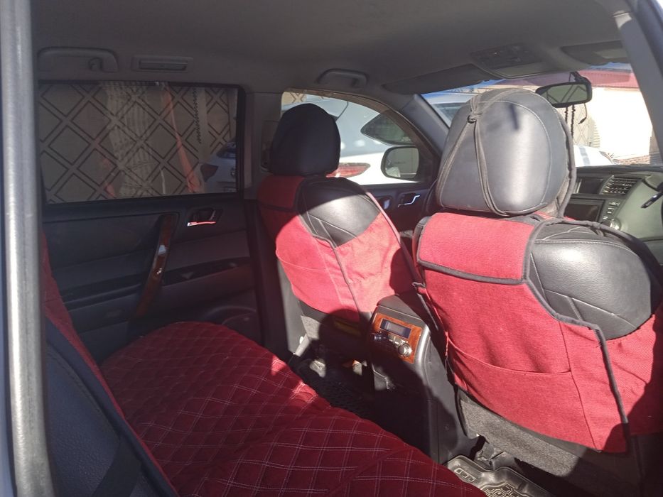 Машина Toyota Highlander