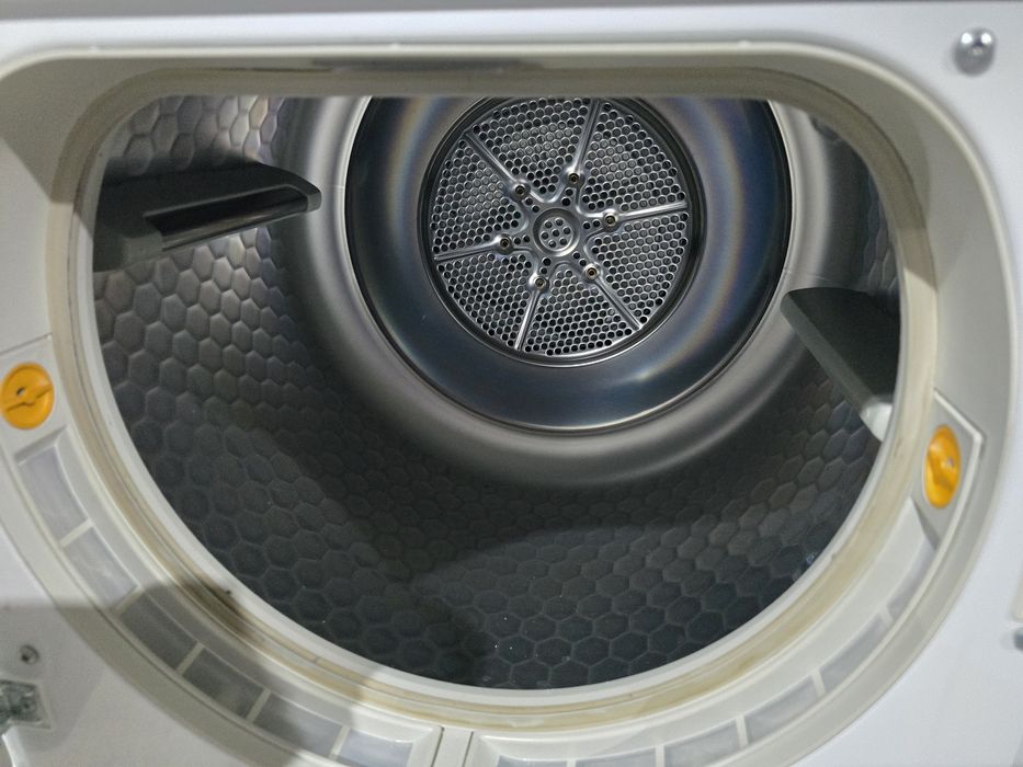 Кондензационна сушилня Миеле/Miele пчелна пита T8823C