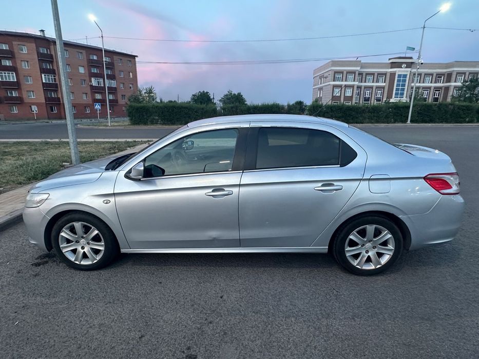Продаю Peugeot 301