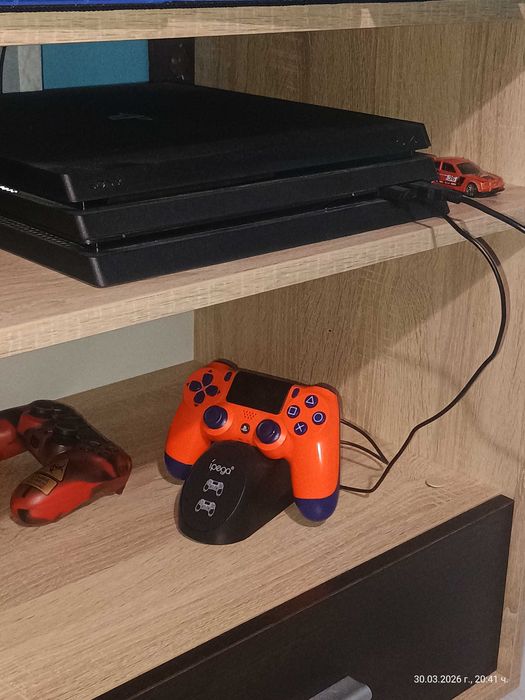 Плейстейшън 4 уникат