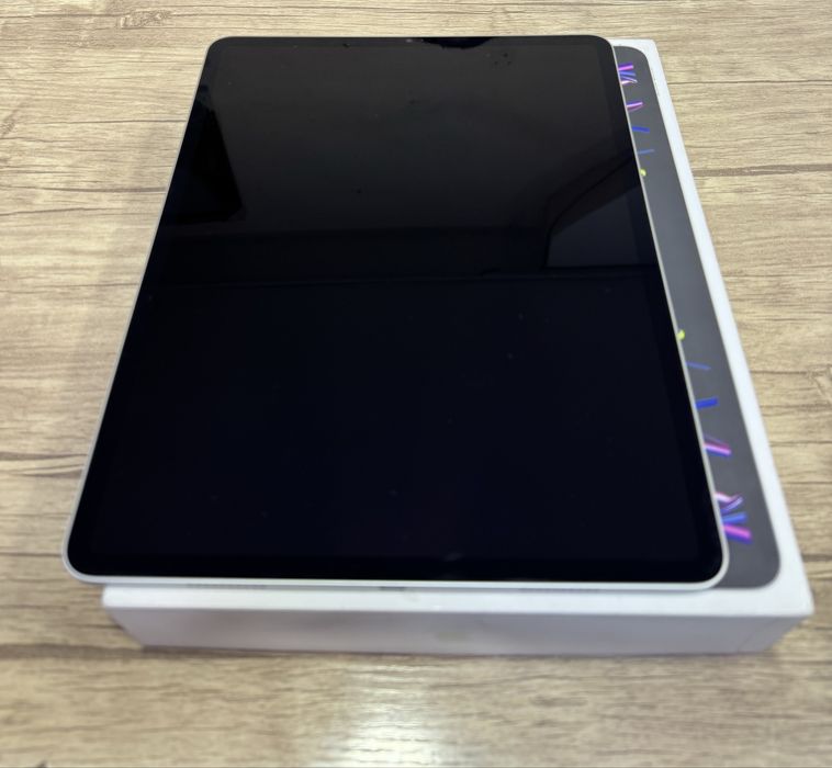prodam  idyal Ipad Pro 12.9 M2 256GB wi-fi