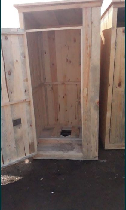 Туалет деревянный