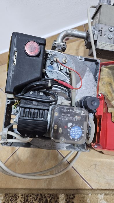Arzator Riello gulliver BS1 și multibloc gaz Dungs