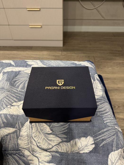 Часы Pagani design