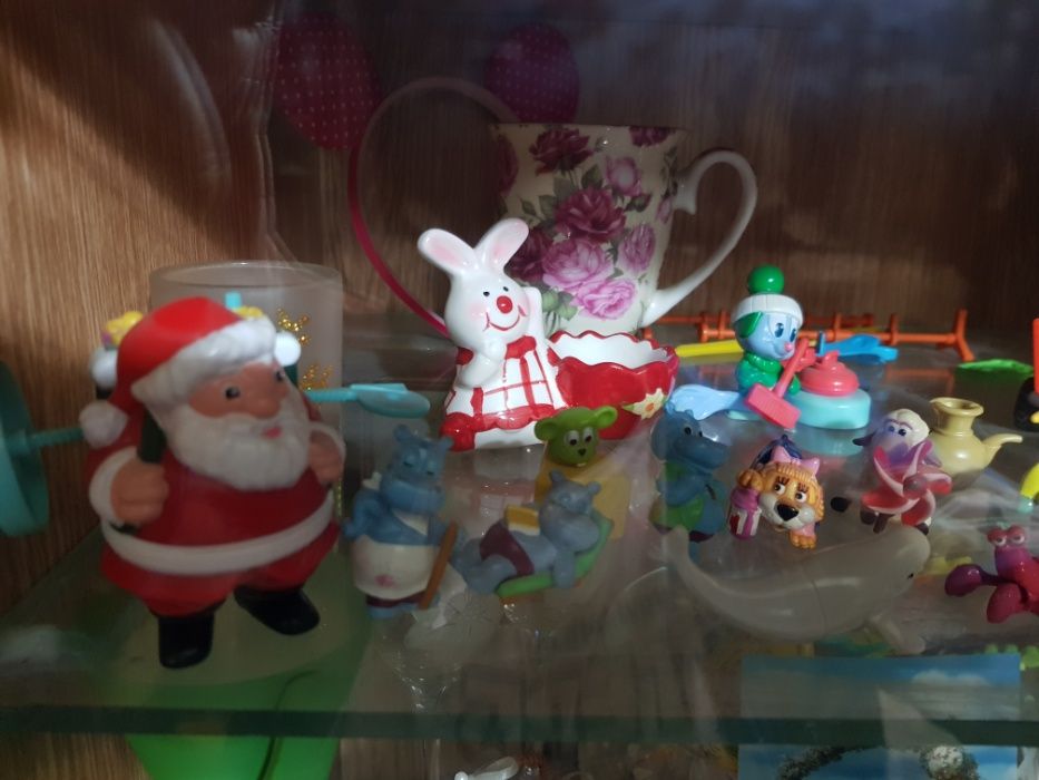 Продавам фигурки от киндер