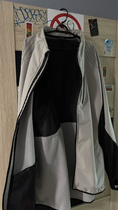 Oakley ветровка