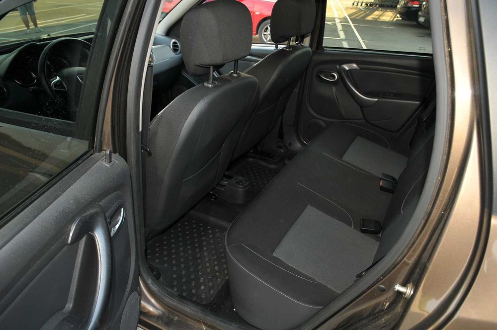 Dacia Duster ca nou