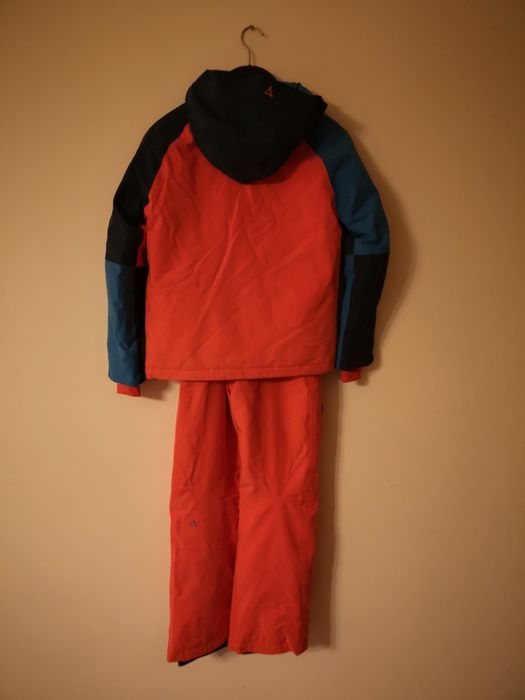 Costum schi Schofell