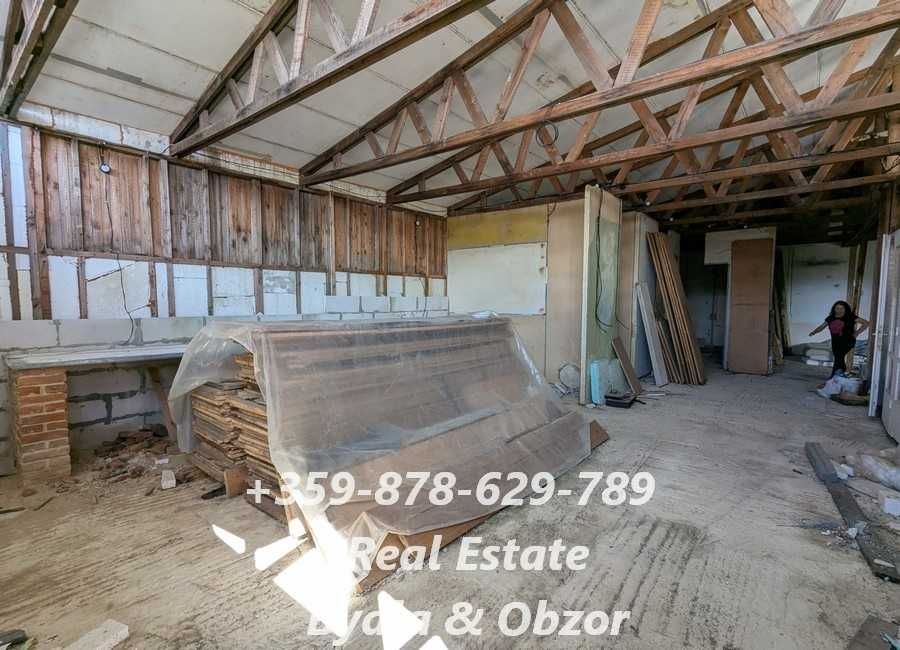 Парцел  в гр.Бяла с разрешение за строеж на къща