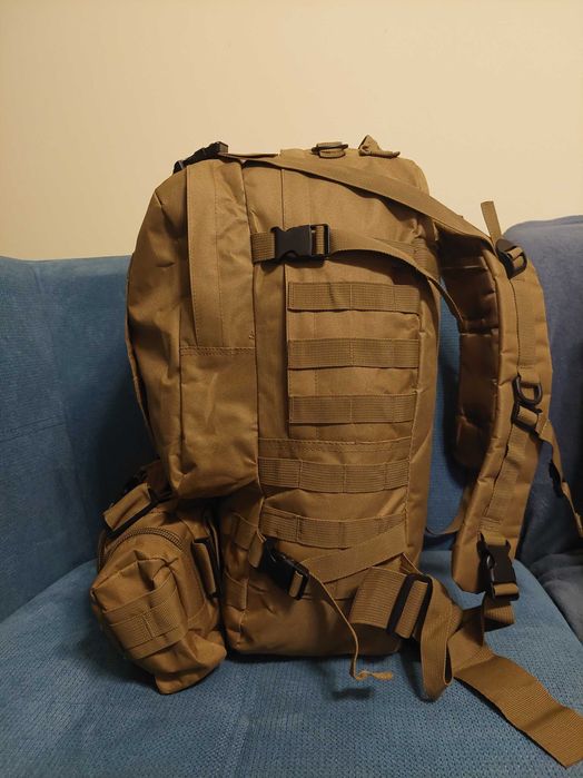 Продавам нова раница, тактически стил